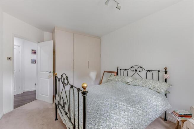 2 bed Apartment for sale Image 11