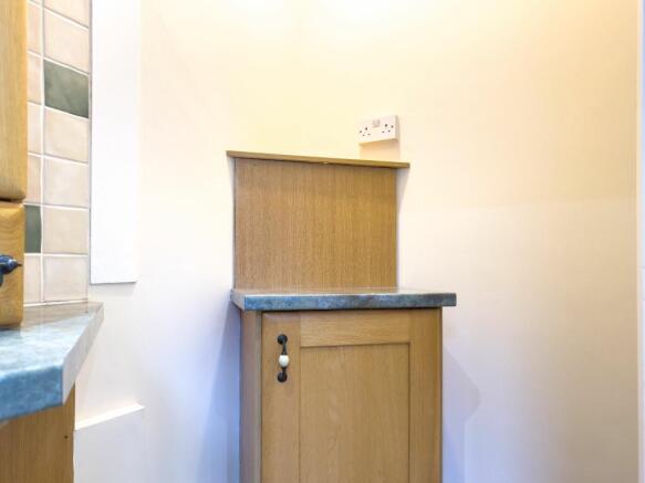 Kitchen cellar head