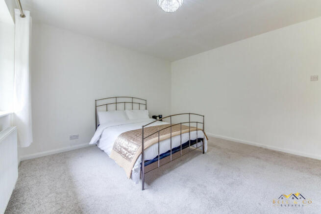 4 bed Detached Bungalow for sale Image 12