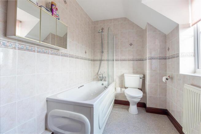 Bathrom-2.jpg