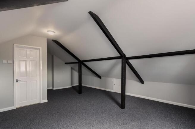 3 bed Flat to rent Image 8