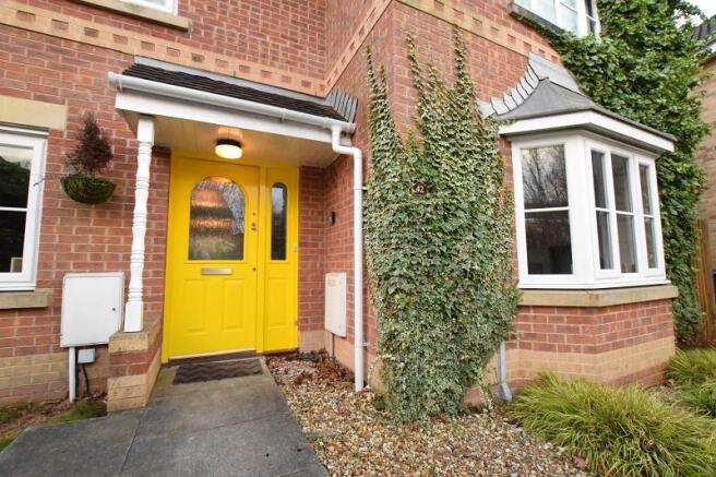 Covered entrance porch