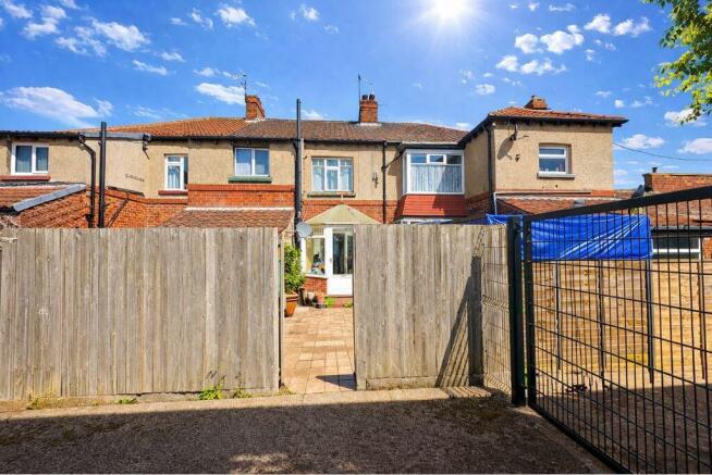 3 bed Terraced for sale Image 9