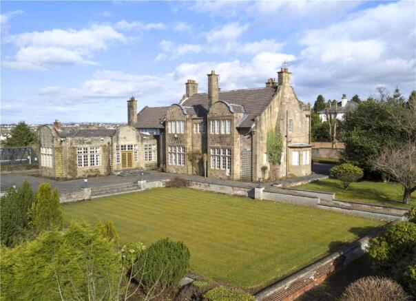 Cragston House