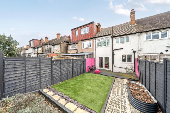 1424001-4-69aff79...