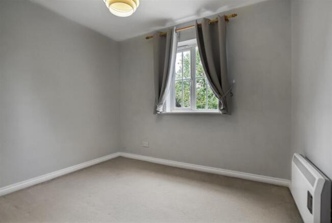 4 bed Detached for sale Image 12