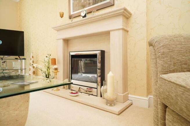 4 bed Detached for sale Image 11