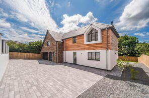 2, Highcross Drive, Enys, Penryn TR10 9LE
