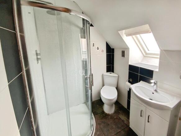 4 bed Bungalow for sale Image 12