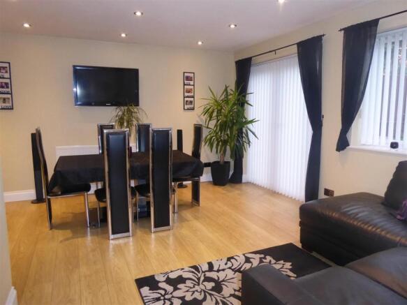 GARDEN ROOM