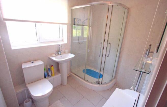 HOUSE SHOWER ROOM