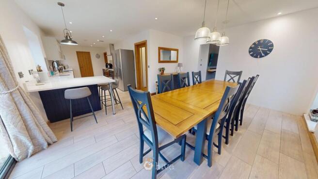 5 bed Detached for sale Image 5