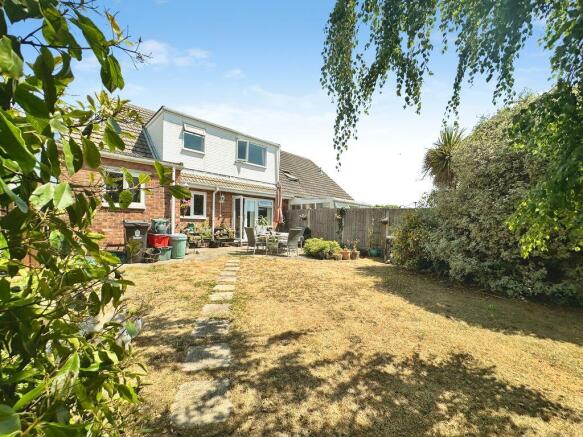Pyfleet Close