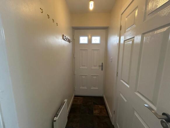 3 bed Semi-Detached to rent Image 7