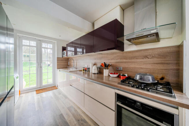 1423277-2-69b02ae...