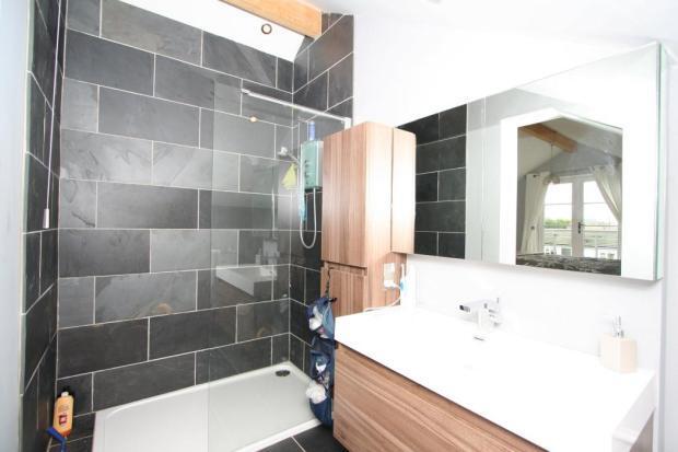 En-Suite Bathroom