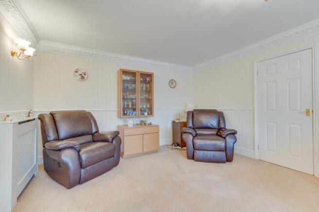 4 bed Detached Bungalow for sale Image 8