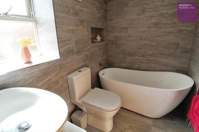 3 bed Semi-Detached for sale Image 12