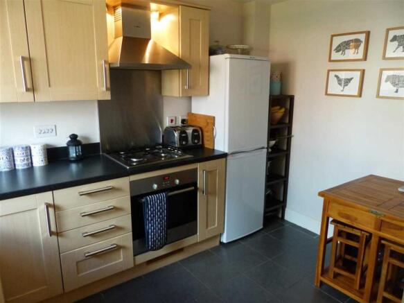 KITCHEN/BREAKFAST