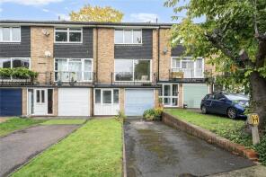 1b, Cranes Drive, Surbiton KT5 8AJ