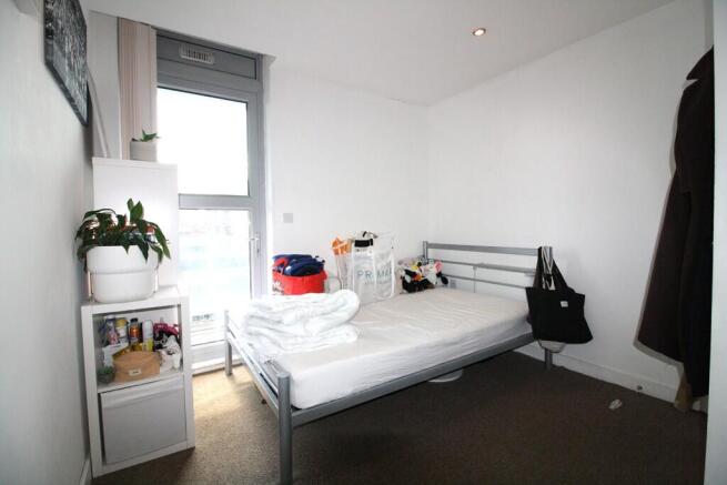 2 bed Apartment to rent Image 10