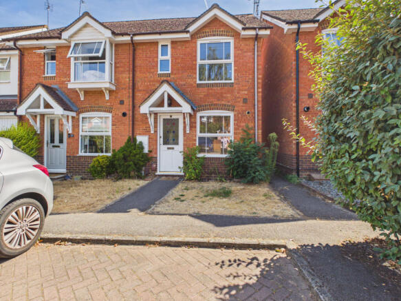 2 bed end terrace to rent St. Johns Close, Woodle