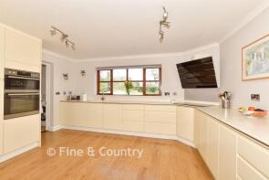 Minnis End, Wheelbarrow Town, Canterbury CT4 6AH