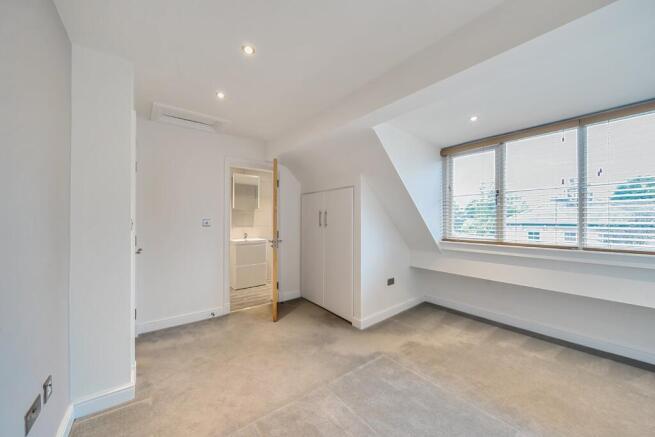 2 bed Flat to rent Image 7