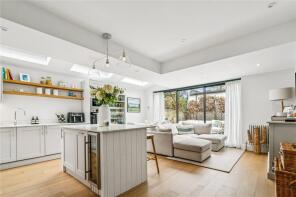 Flat Ground Floor, 33, Ballingdon Road, London SW11 6AJ