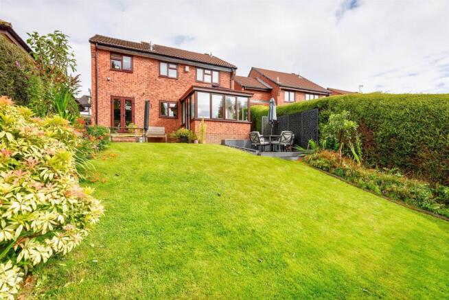 4 bed Detached for sale Image 4