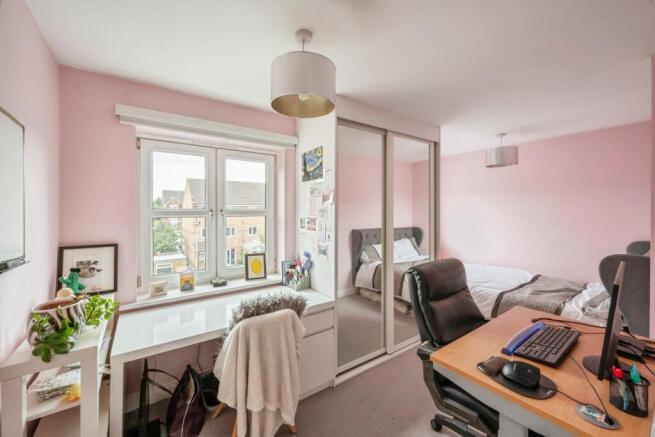 2 bed Flat for sale Image 12