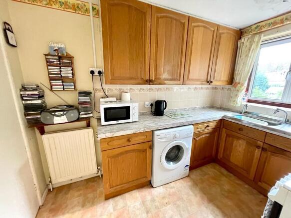 Kitchen 2.jpg