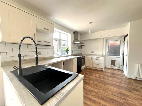 kitchen sink.jpg