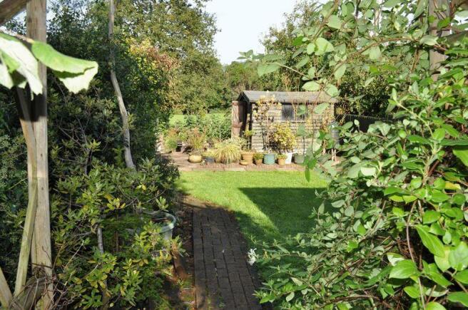 GARDEN SHED