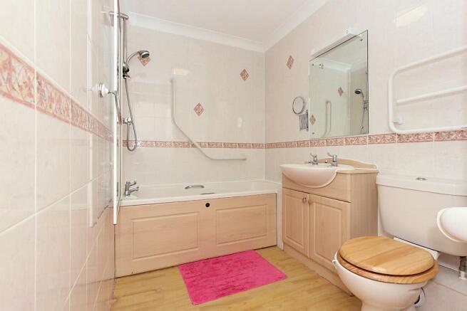 Riv-Bathroom.jpg