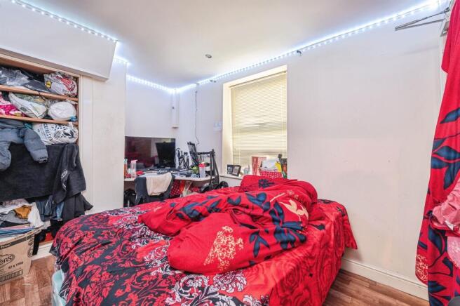 3 bed Terraced for sale Image 7