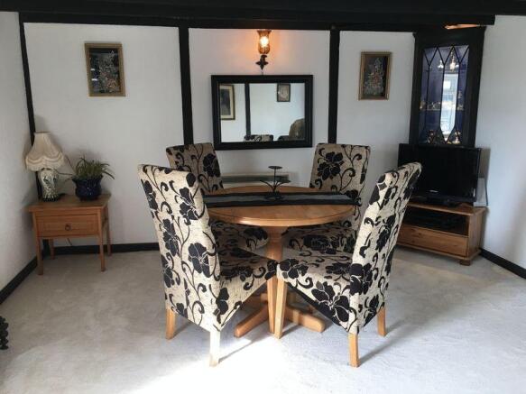 Cottage 2- Din...