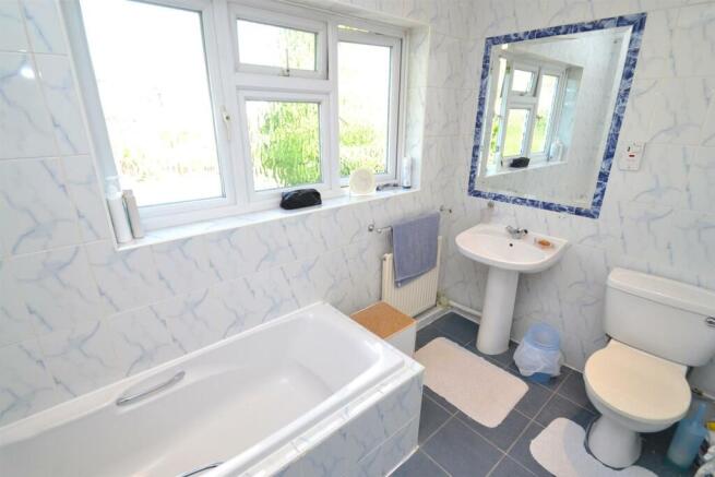 Family Bathroom.JPG