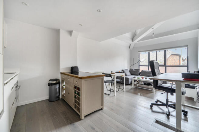 1403941-1-6977a25...