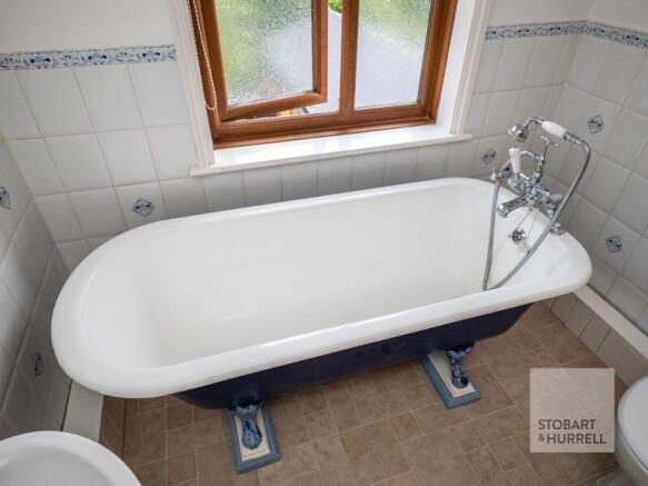 Roll Top Bath