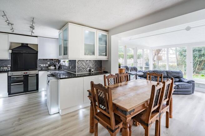 Kitchen / Breakfast Area
