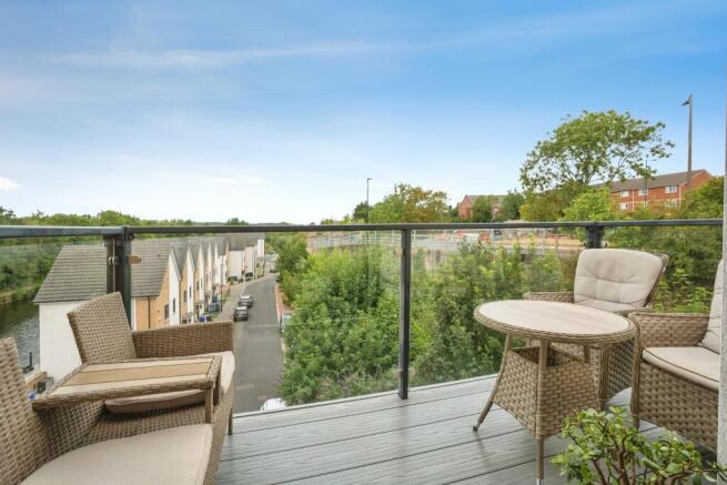 2 bed Apartment for sale Image 4
