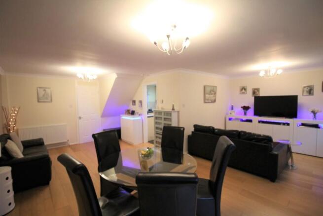 Lounge/Dining Room