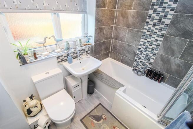 3 bed Terraced for sale Image 12