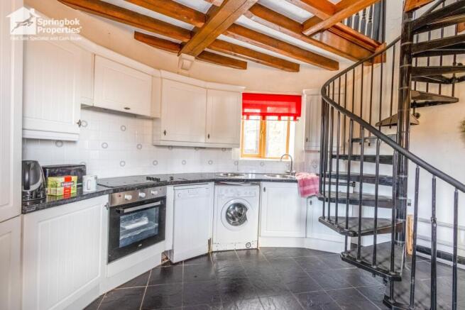 2 bed Detached for sale Image 6