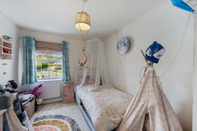 4 bed Detached for sale Image 8