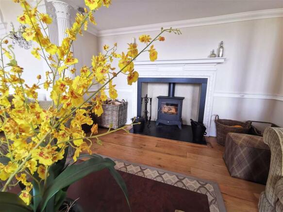COMMUNAL FIREPLACE