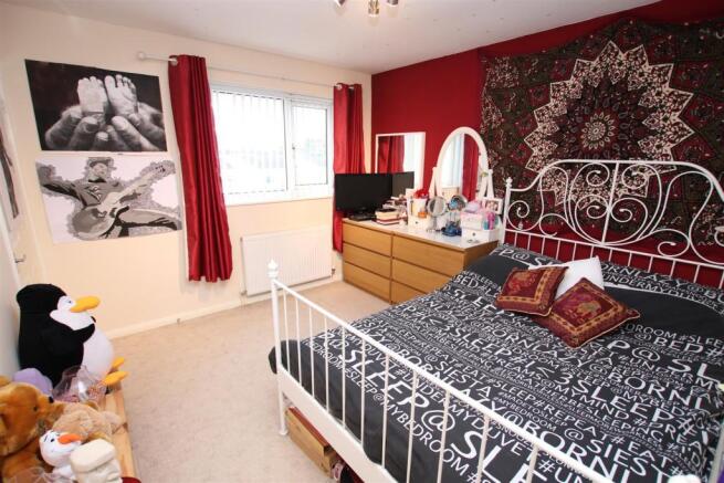 Bedroom 2.JPG
