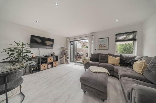 Aspen Walk, Haywards Heath, RH16 photo 4