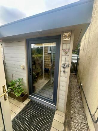 4 bed Detached Bungalow for sale Image 5